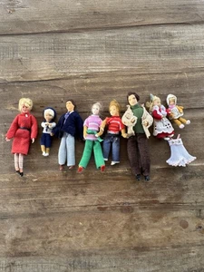 Vintage 1:12 Scale Dollhouse Artisan Doll Lot of 8 Cloth Wire Bendable Family - Foto 1 di 14
