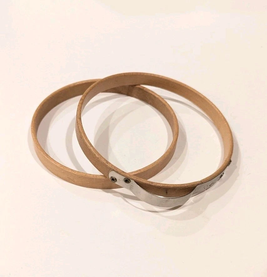 VINTAGE “PRINCESS” 4 INCH WOODEN EMBROIDERY HOOP ADJUSTABLE SPRING BOW TENSION - Image 1 of 4