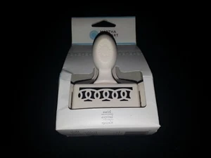Martha Stewart Crafts Edge Punch Swirl - 42-40114 - Small Punch - Picture 1 of 3