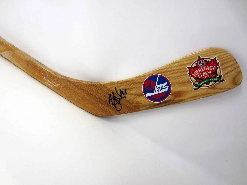 Blake Wheeler Winnipeg Jets Autógrafo FIRMADO Hoja de Palo de Hockey con Certificado de Autenticidad Foto 1 de 1