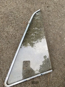 BMW 2002 2002tii E10 left front door vent window  glass clear - Picture 1 of 2