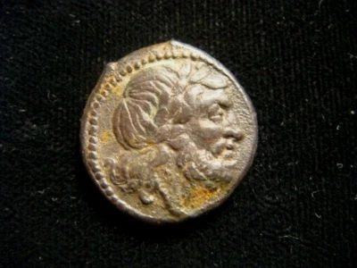 ROM REP. Gens VIBIA. 211-206 BC. VICTORIATUS. VB. Victory. Trophy. - Image 1 of 2