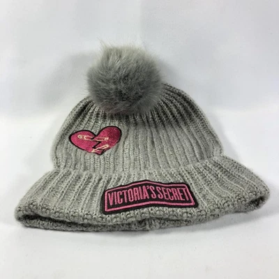 Victoria’s Secret Mujer Sombrero Gorra Gorro Pom Tejido Parche Corazón Imitación Piel Invierno Foto 1 de 4