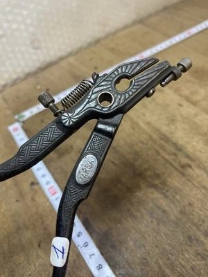 pince à avoyer OUTIL ANCIEN, old tool Réf  n°1 - Photo 1/4