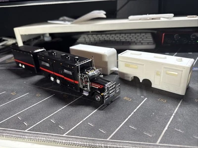 Kit de autocaravana DCP 1:64 camión hecho a medida/kit de remolque hecho a medida sin ruedas Foto 1 de 4