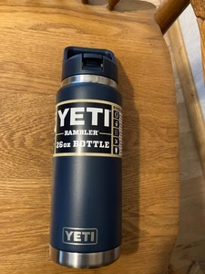 YETI Rambler 26 oz Bottle Thermos Tumbler Chug Cap Navy Blue NEW - Picture 1 of 2