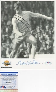 FOTO DE ACCIÓN OFICIAL FIRMADA POR ALAN HUDSON CHELSEA, STOKE E INGLATERRA PSA - Imagen 1 de 1