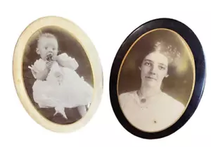 2 Fotos Zelluloiddose Staffelei Rückenständer Mutter & Baby Mädchen Antiquitäten LESEN* - Bild 1 von 8
