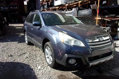 Espejo retrovisor interior delantero central usado se adapta a: Subaru Legacy 2013 con vista trasera Foto 1 de 4