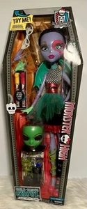 Monster High Voltageous Ghoul Friend Gore Geous Changing Eyes 28 in Rare NIB - Picture 1 of 6