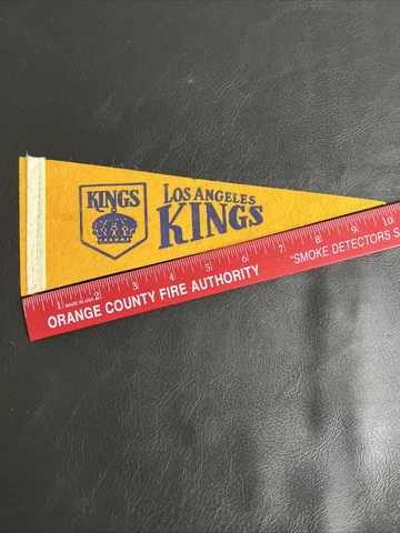 Vintage Los Angeles Kings 4x10 MINI Pennant NHL Hockey Cover