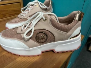 NUOVE SNEAKERS MICHAEL KORS PERCY TRAINER STRINGATE IN PELLE ORO ROSA 9,5 M HTF - Foto 1 di 9