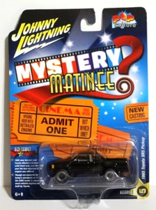 Toyota SR5 1985 Johnny Lightning Pop Culture negra camioneta ~ lanzamiento 1 ~ nuevo en paquete - Imagen 1 de 2