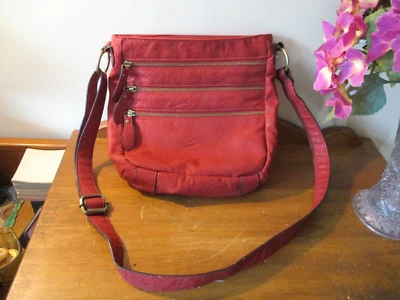 BOLSO BANDOLERA DE HOMBRO VINTAGE BUENO ROJO IMITACIÓN CUERO CON DIVISORES Foto 1 de 4