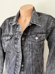 Old Navy Jean Jacket Womens Stone Washed Black Boyfriend Trucker Denim Size XS - Picture 1 of 7