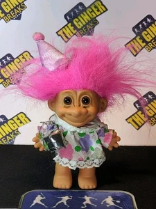 Vintage Russ Troll Happy Birthday 5" Puppe mit Hut und Geschenk 1980er - Bild 1 von 3