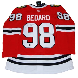 CONNOR BEDARD signed (CHICAGO BLACKHAWKS) Premium hockey jersey BECKETT AE61921 - Picture 1 of 6
