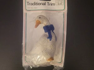 DE COLECCIÓN Montgomery Ward Tradicional Borde Ganso Adorno TOTALMENTE NUEVO - Imagen 1 de 1