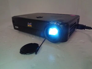 ViewSonic Lite Bird PJ350 DLP tragbarer Projektor getestet - Bild 1 von 6
