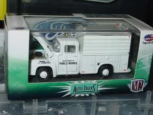 M2 Machines Auto Trucks 1956 Ford F-150 Utility Truck - weiß, neuwertig in Verpackung - Bild 1 von 2