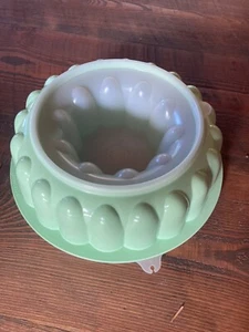 Vintage Tupperware 3 Piece Cold Jello Mold Green Retro Mid Century 1202-5 - Picture 1 of 10