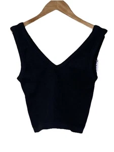 NWT Old Navy Women’s V-neck Crop Tank Top Black Stretchy Camisole Size Medium - Picture 1 of 9