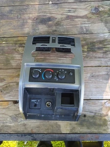 2005 2007 Dodge Dakota Climate Control Heat/AC 4X4 Bezel  Defrost P55056394AC - Picture 1 of 9