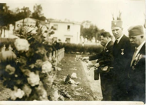 "Anciens combattants Yougoslaves THIAIS 1931" Photo originale G.DEVRED(Agce ROL) - Imagen 1 de 2
