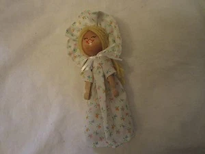 Vintage 1980's Small 7" Wood Clothes Pin Doll White Floral Dress Painted Face - Picture 1 of 3