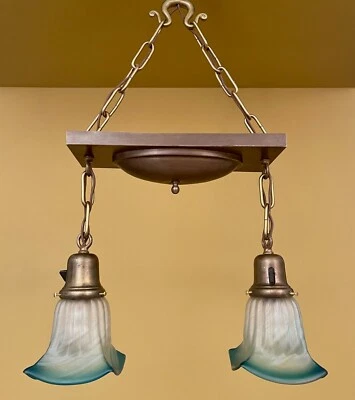 Lámpara de araña de latón vintage Lighting circa 1910 tonos AZUL. Recableado Foto 1 de 4