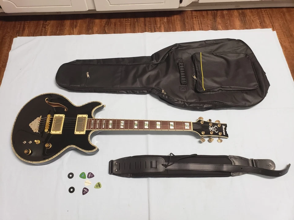 Guitarra Eléctrica Ibanez Standard AR520H 2022 Semi-Hueca, Diapasón Jatoba Foto 1 de 4