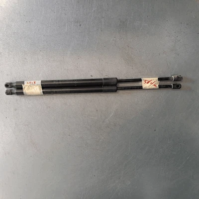 Dämpferstange der Hintertür. Links JEEP COMPASS (MP) 2.0 Multijet II (103Kw)4WD - Bild 1 von 3