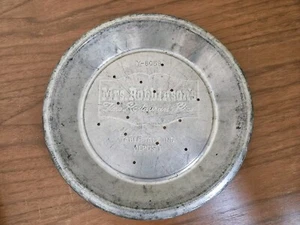 Vintage Mrs. Robbinson's Fine Restaurant Pies Table Talk Deposit Vented Pie Tin - Picture 1 of 3