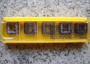 ¡VENTA! 5 x PLACAS DE CORTE GIRATORIAS KENNAMETAL SNMG 120412FW KCP10 - Imagen 1 de 2