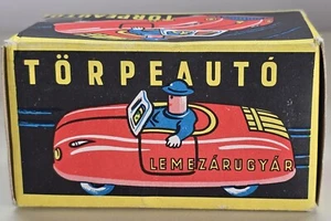 Ancienne voiture jouet hongroise en étain dans sa boîte scellée d'origine - Photo 1/5