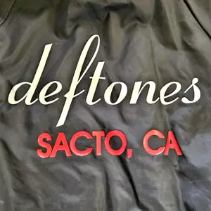 Vintage 90s Deftones Sacto CA California Band Logo Windbreaker Black Jacket XL - Picture 1 of 15