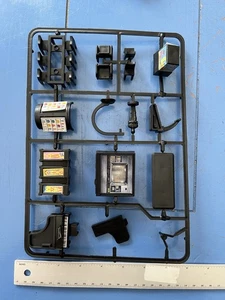 Juego de mesa Mystery Mansion 1995 piezas de repuesto de muebles negros - Imagen 1 de 12