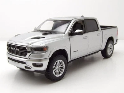 Ram 1500 Crew Cab Laramie Pick Up 2019 silber Modellauto 1:24 Motormax - Bild 1 von 4