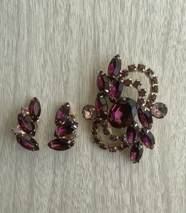 VTG 60s Purple Rhinestone Cluster Teardrop Clip Earrings Pin Brooch Set SEE - Picture 1 of 23