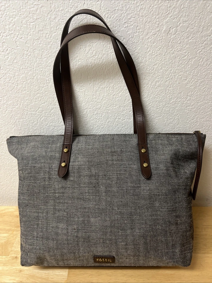 Fossil Jenna单肩包,灰色面料,棕色皮革提手。  17x11 — 第 1/4 张图片
