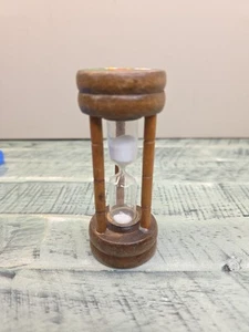 Vintage solid wood hourglass, 4", working properly, white sand color - Picture 1 of 4