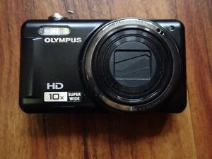 OLYMPUS D-720 14MP HD black Digital Camera. Focus issues- Cost £200 - Picture 1 of 6
