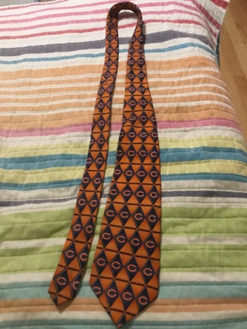 CHICAGO BEARS SILK TIE/BUTKUS;DITKA,WALTER PAYTON,SAYERS,HALAS,LUCKMAN,FREE P &H Cover