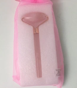 Rodillo facial de cuarzo rosa Mary Kay edición limitada ~ ¡calma, desintoxica, drena! NUEVO - Imagen 1 de 4