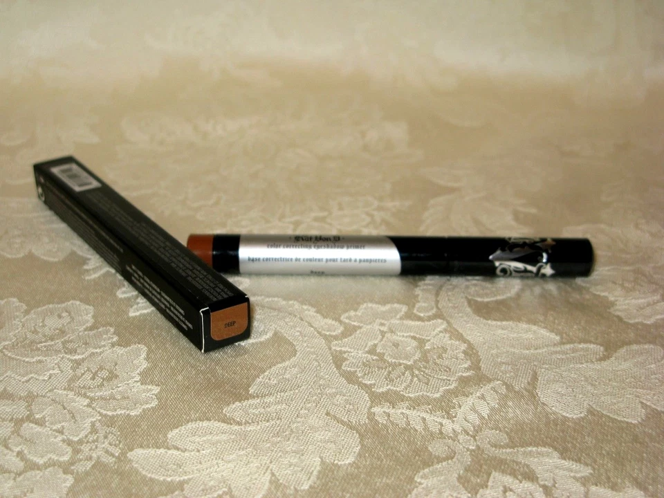 Kat Von D Lock-it "Deep" Color Correcting Eyeshadow Primer. 1.4 g / 0.049 oz.  - Image 1 of 1