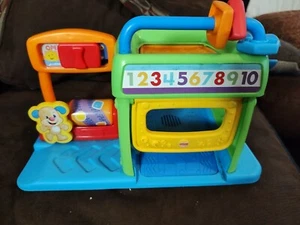 Fisher-Price kleiner Welpe Hund Thema Kunststoff Sound Making Autowäsche Spielset getestet - Bild 1 von 8