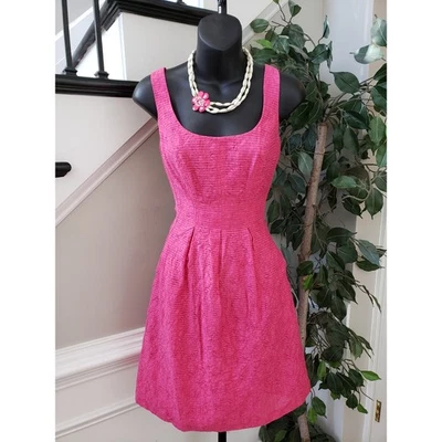 Vestido Nine West Fit & Flare para mujer talla 4 rosa texturizado cuello redondo cremallera trasera Foto 1 de 4