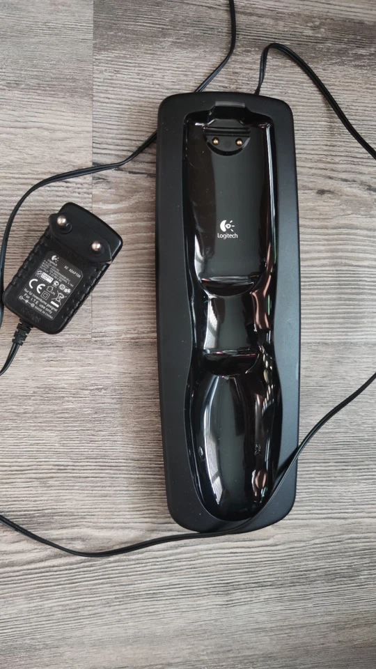 ★ LOGITECH 815-000038 socle base station recharge télécommande harmony one - Photo 1/4