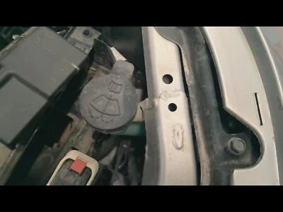 Used Washer Fluid Reservoir fits: 2016 Chevrolet Malibu VIN Z 4th digit New Styl - Imagem 1 de 4