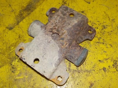 (1) 01-07 Dodge Caravan задняя листовая пружина монтажная пластина @ рама подлинная - Изображение 1 из 4